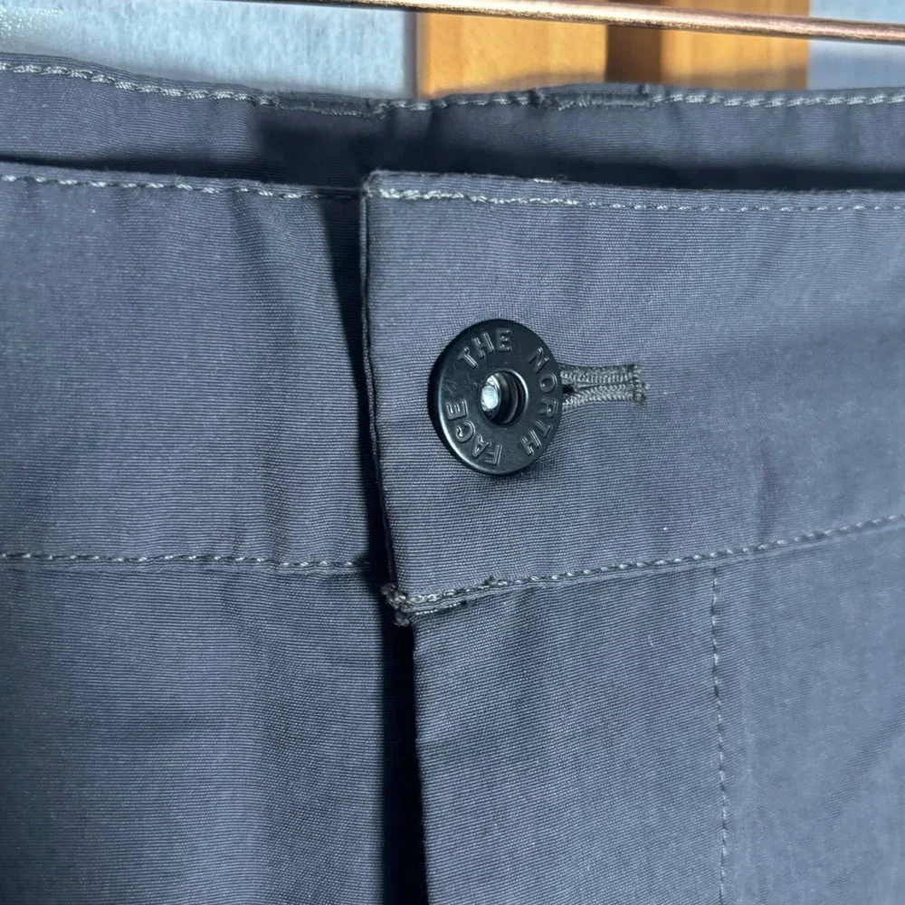 The North Face Mens Pants Sz 38 Flat Front Straight‎ Leg Charcoal Outdoor Hike